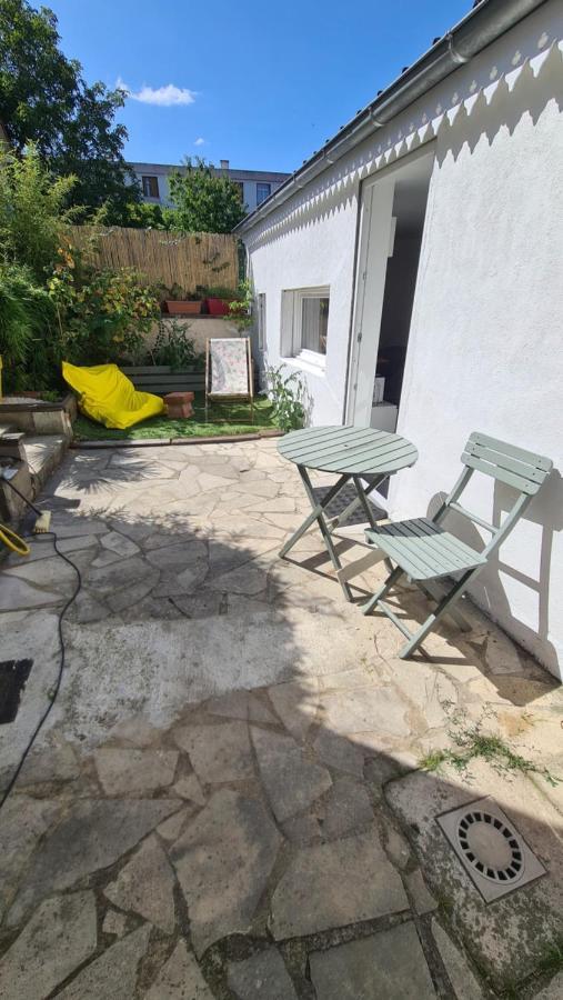 Le Studio Dans Le Jardin. Rosny-sous-Bois Luaran gambar