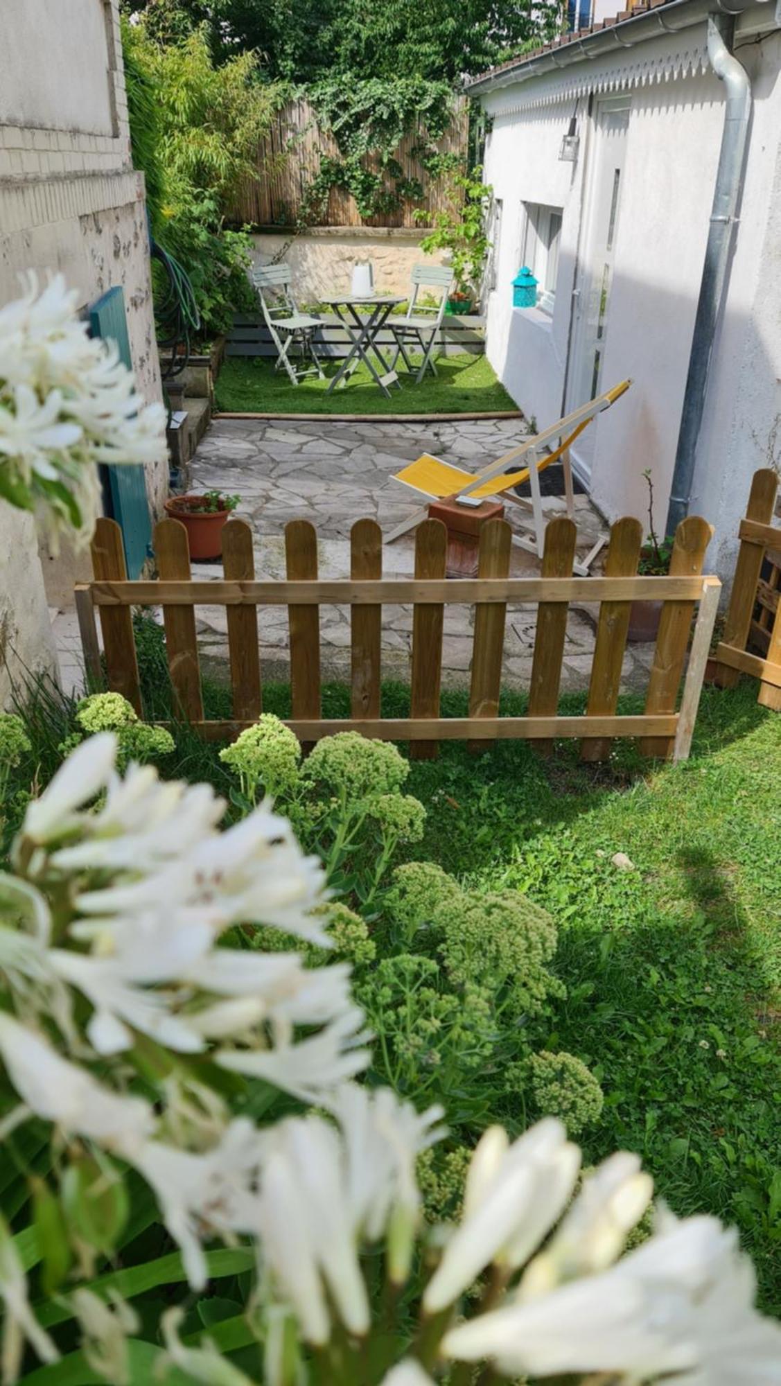 Le Studio Dans Le Jardin. Rosny-sous-Bois Luaran gambar