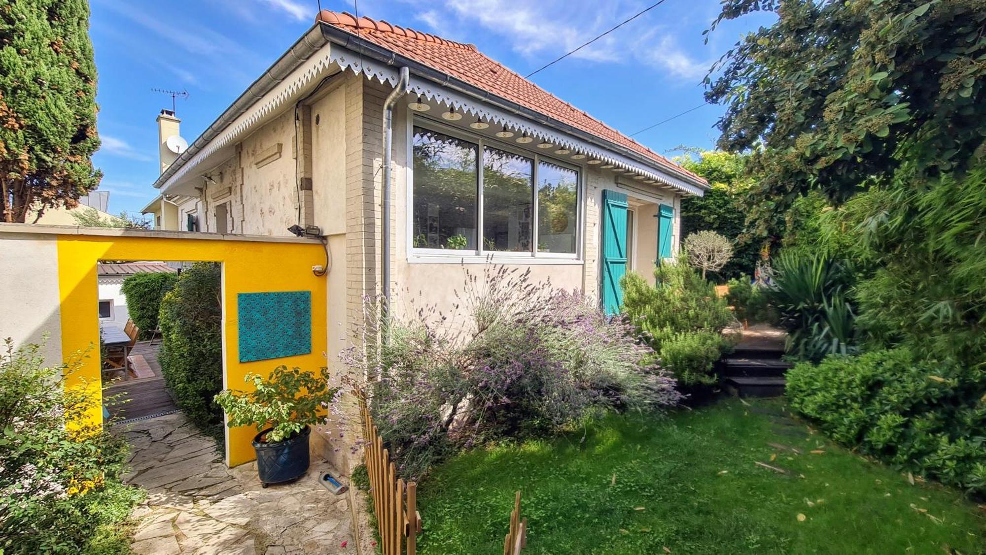 Le Studio Dans Le Jardin. Rosny-sous-Bois Luaran gambar